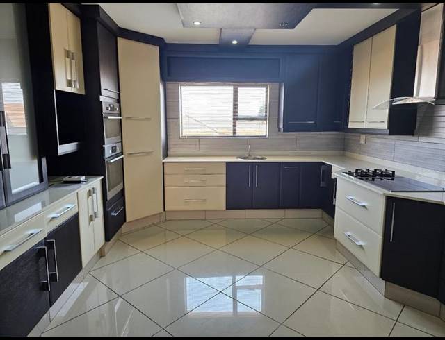 5 BEDROOM PROPERTY TO RENT IN LYDENBURG